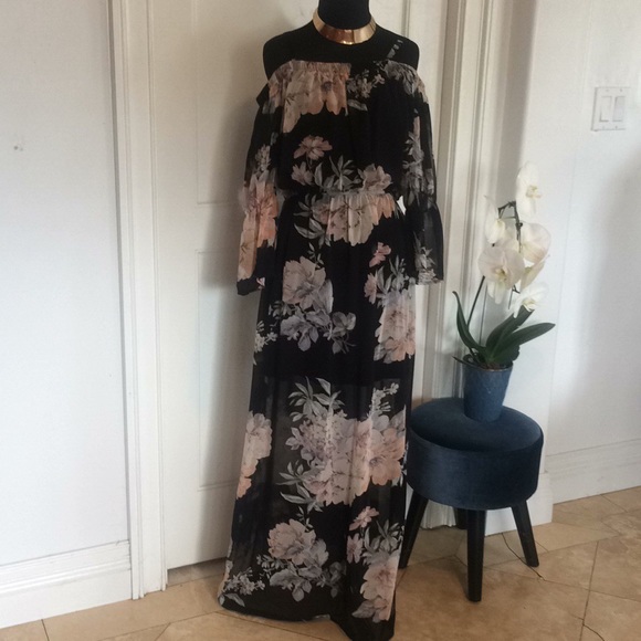 off the shoulder BEAUTIFUL!!sheer maxi dress - Picture 2 of 5